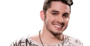 Jonas Esticado comanda festa sunset no Colosso