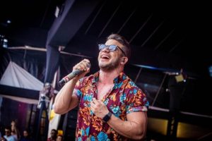 Ávine Vinny comanda projeto às quintas-feiras de férias em Fortaleza