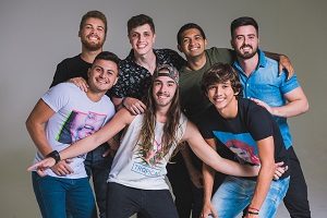 Banda Sousete agita a primeira edição do lançamento do Seu Domingo no Colosso