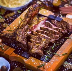 Fortaleza ganha novo point gastronômico com carnes exóticas, cortes nobres, burguers especiais e petiscos gourmet como carro chefe da casa