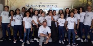 Alunos do Projeto Toque de Vida se apresentam na Fábrica Fortaleza