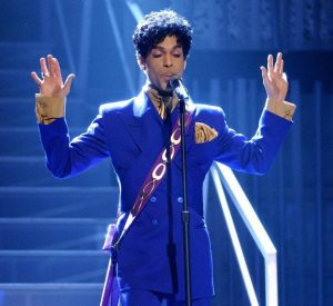 TNT exibe tributo ao Prince