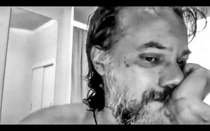 Curta homenageia pais e filhos separados pelo COVID-19