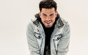 Ávine faz live especial em homenagem ao Dia dos Namorados