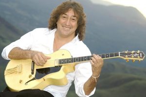 Toninho Horta participa de live com Michael Pipoquinha e Pedro Martins