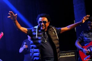 Príncipe do Soul, Carlos Dafé comemora aniversário com live solidária