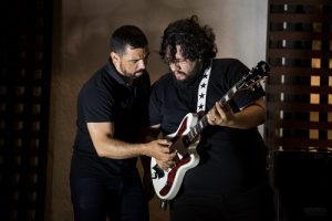 Berg Menezes une música e acessibilidade no show “Sinais Musicais”