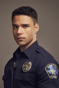 Ator brasileiro integra elenco de 9-1-1: Lone Star, série de Ryan Murphy que estreia no Star Channel