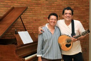 Carlinhos Patriolino e Tito Freitas homenageiam Chico Buarque em live  no Instagram