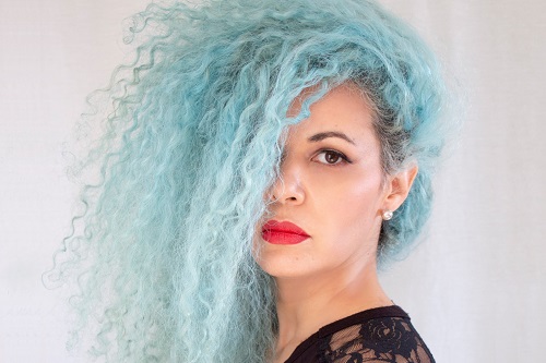 Jully lança Distopia