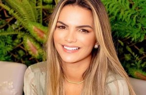 Conheça Cris Pergô, empresária da área da beleza que revolucionou o mercado com a técnica de microfios