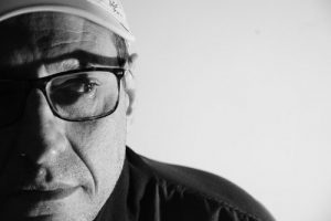 Baterista do Barão Vermelho,  Guto Goffi,  lança livro de poesias