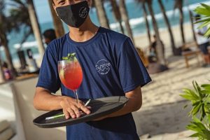 Sunrise Beach Club lança projeto para jovens da da Praia do Futuro