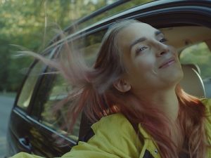 Filme  Lola e o Mar estreia no Brasil