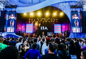 Show de Iza encerra  Tim Music Rio e reúne 80 mil pessoas na Praia de Copacabana