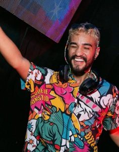 Abduzidah: baile funk com temática intergalática  na Kosmika Club