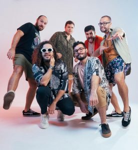 Superbanda e Piracema animam início das férias na  Kosmika Club