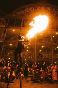 Espetáculo “Co.Vil realiza cortejo da Praça dos Leões até o Centro Cultural Banco do Nordeste