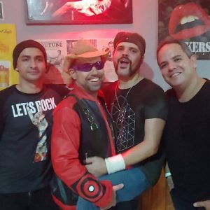Shows de Munique Mendes, U2 Cover e Freitas Filho no Cantinho do Frango