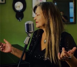 Anna Canário apresenta o show “Essas Mulheres” no CCBNB Fortaleza