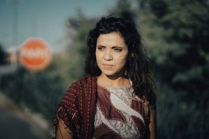 “Violeta, o o canto de todos em todos os cantos”