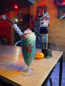 Cafeteria segue com decoração e cardápio exclusivo para o Halloween