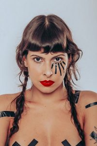 Cantora Daíra faz show no Theatro José de Alencar