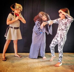 Grupo Arte de Viver, apresenta Maria Bonita e os Seres das Horas