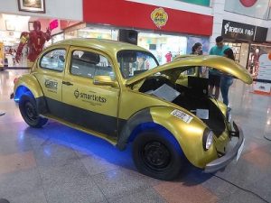 Fusca Tecnológico e oficina infantil de carrinhos de controle remoto no Shopping Benfica