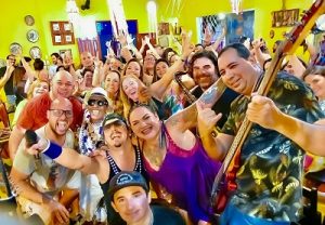 Chef Van Régia participa do Festival Costume Gourmet e faz show de Pré Carnaval com a banda Fortal 90