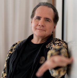 Ricardo Bacelar  apresenta o show “Congênito” no Cineteatro São Luiz