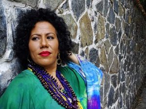 Indiana Nomma faz show tributo à Mercedes Sosa no Cineteatro São Luiz