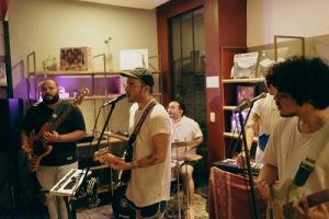 Banda  Indigo Mood lança nova música com show Na Calçadinha neste sábado