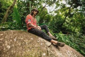 Kauan Calazans, ex-Folks, inicia carreira solo