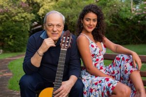 Toquinho e Camilla Faustino fazem show em Fortaleza em homenagem ao Dia das Mães