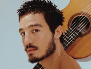 Tiago Iorc no Cineteatro São Luiz