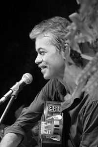 Marconi Rezende apresenta show em homenagem a Chico Buarque no CCBNB-Fortaleza