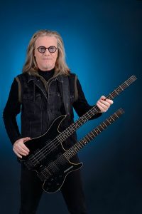 Humberto Gessinger faz show da turnê “Não Vejo a Hora” na Praça Verde do Dragão do Mar