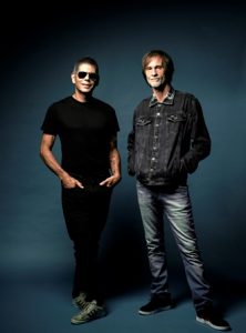 Dado Villa-Lobos e Marcelo Bonfá apresentam a turnê V Estações  em Fortaleza