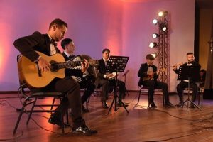 Evento inédito que reúne música ao vivo na sala de cinema acontece  nesta  sexta-feira, em Fortaleza