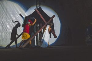 Gólgota: Encenação da Paixão de Cristo celebra 31 anos com apresentações no bairro José Walter e no interior do Ceará