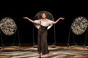 Marisa Orth apresenta “Bárbara”  no Cineteatro São Luiz