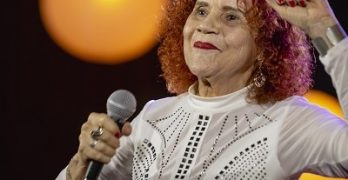 Cineteatro São Luiz recebe show em celebração aos 82 anos de Téti e lançamento do disco Nosso Caminho