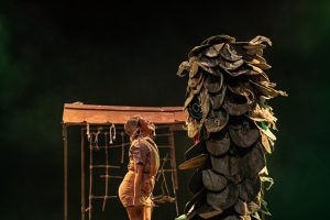 Teatro para infâncias e circo ao ar livre no Teatro Carlos Câmara