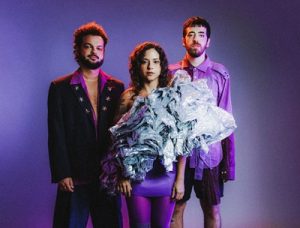 Guma e Leves Passos são atrações do Barulhinho Delas