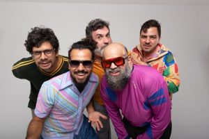 Mombojó lança novo disco  em show no Centro Dragão do Mar