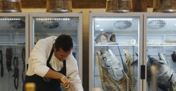 Projeto Mayú Brasileiro celebra os sabores do mar com participação de Rodolfo Vilar, fundador do Projeto A.MAR