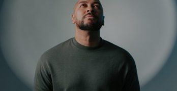 Ton Carfi lança “Um Novo Dia” e apresenta nova versão de canção internacional marcada por influência do worship americano